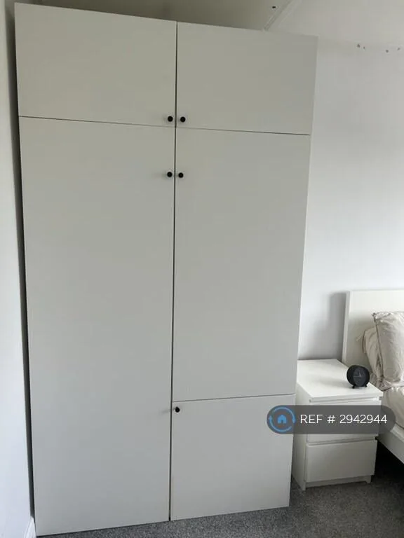 4 bedroom end of terrace house for rent