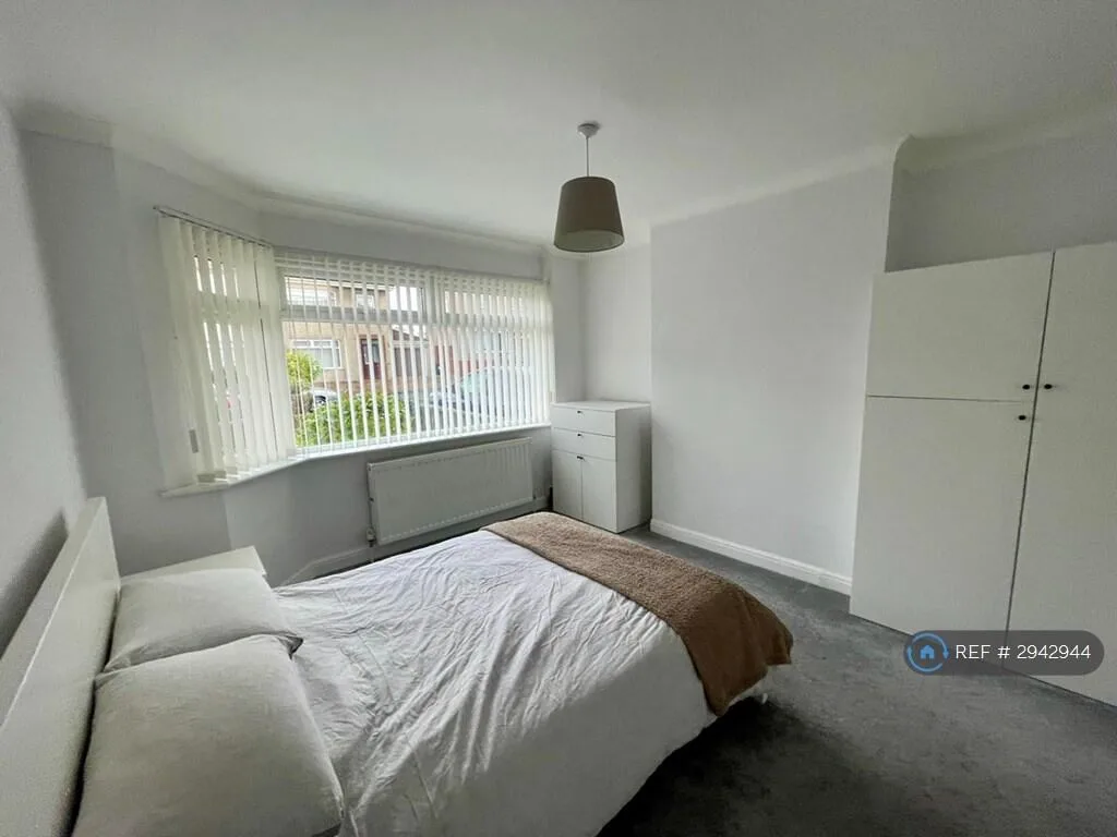 4 bedroom end of terrace house for rent