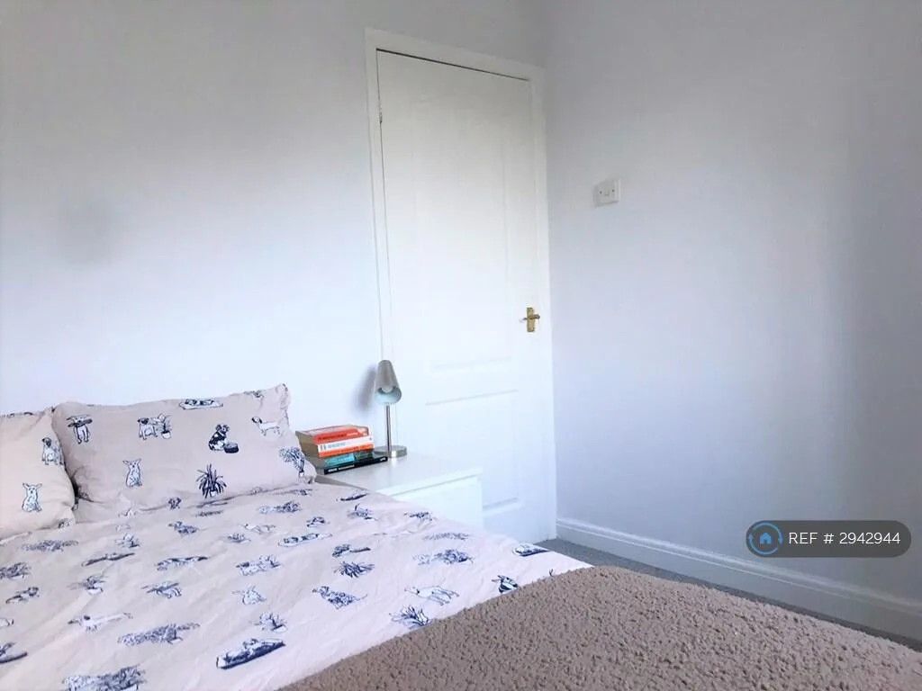 4 bedroom end of terrace house for rent