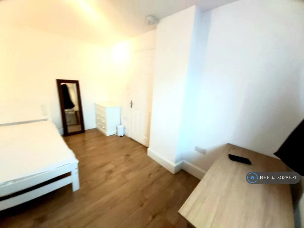 4 bedroom flat for rent