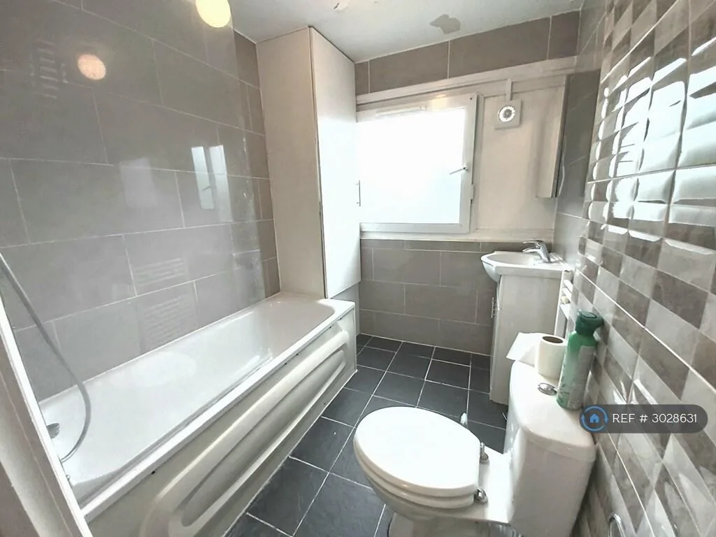 4 bedroom flat for rent