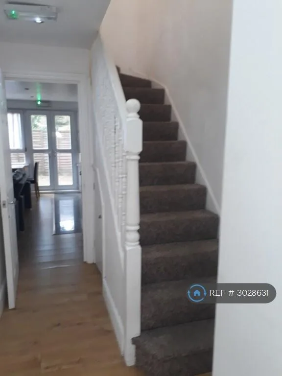 4 bedroom flat for rent