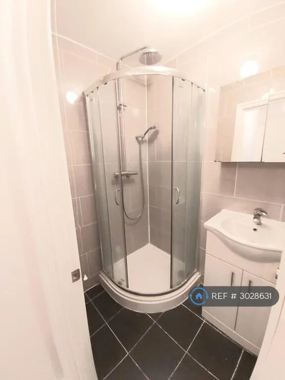4 bedroom flat for rent