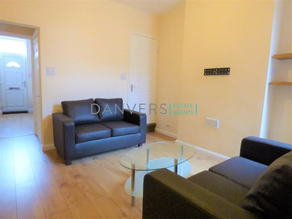 4 bedroom terraced house for rent