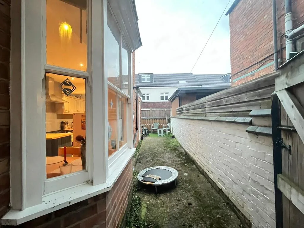 4 bedroom terraced house for rent