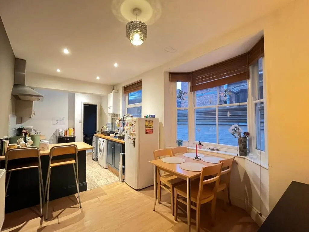 4 bedroom terraced house for rent