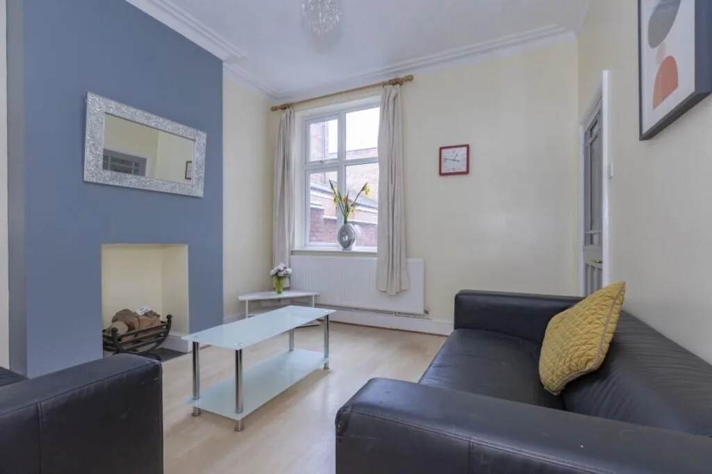 4 bedroom terraced house for rent