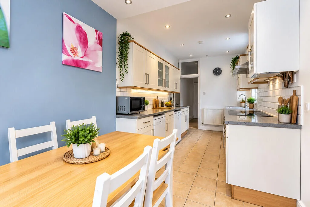 4 bedroom terraced house for rent