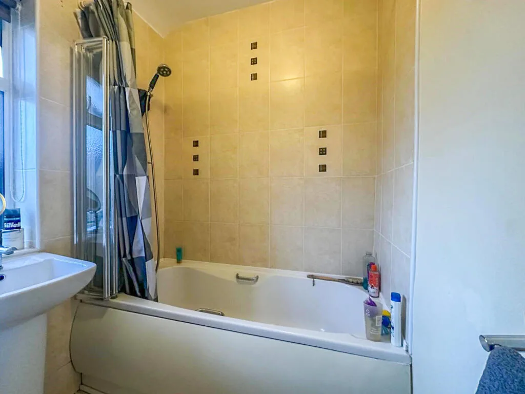 2 bedroom house for rent