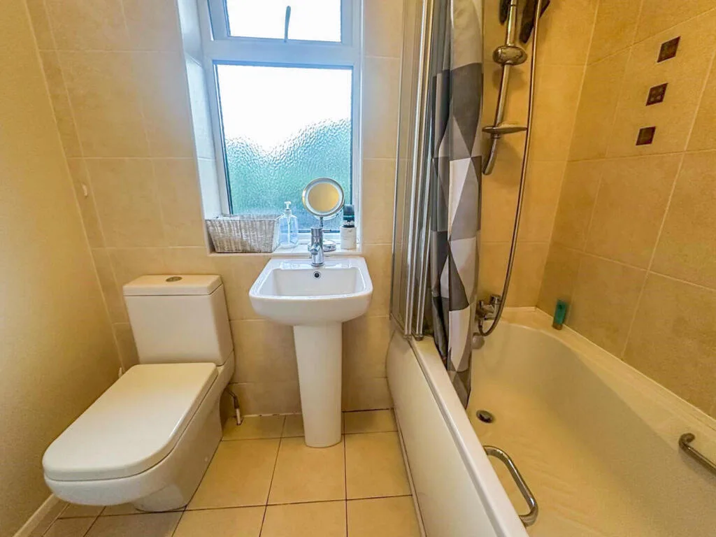 2 bedroom house for rent