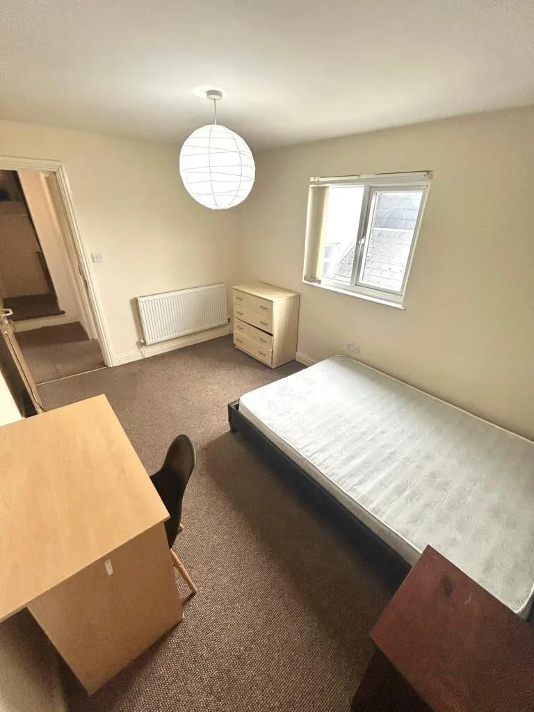11 bedroom house for rent