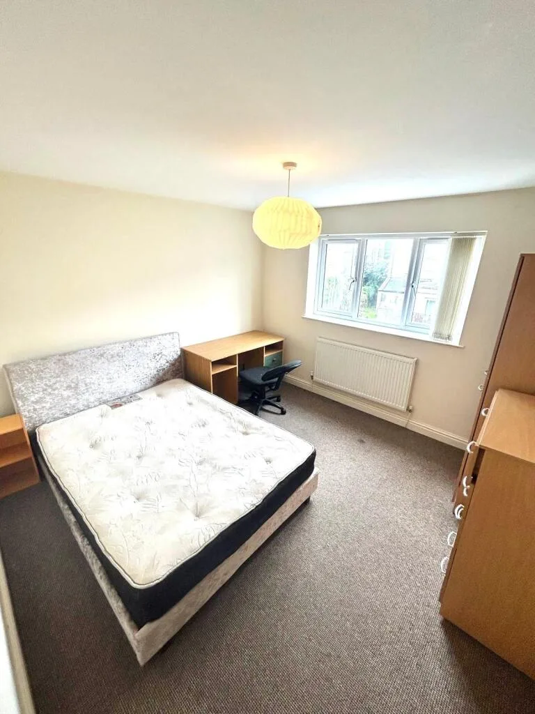 11 bedroom house for rent