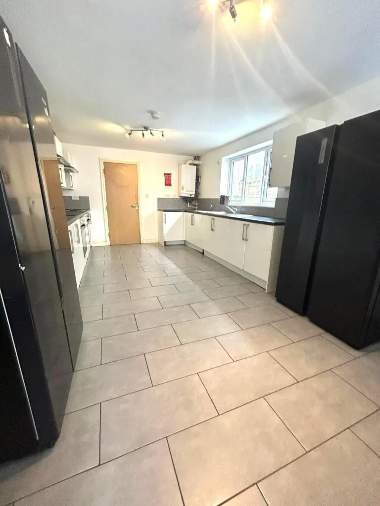 11 bedroom house for rent