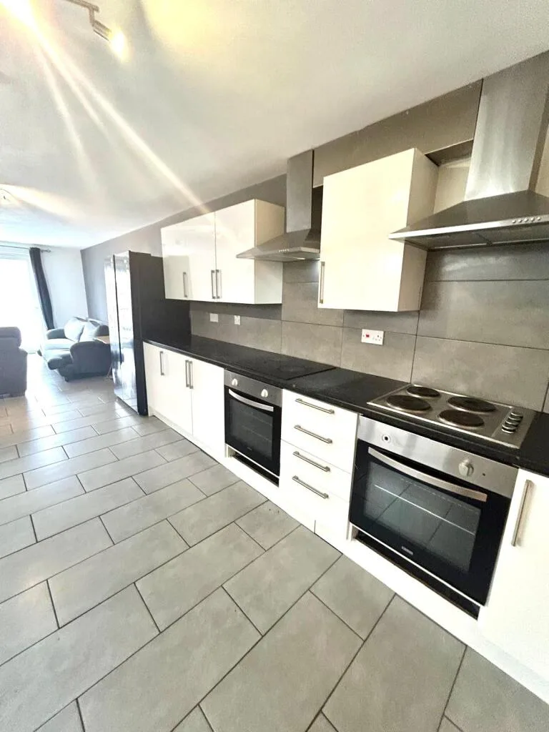 11 bedroom house for rent