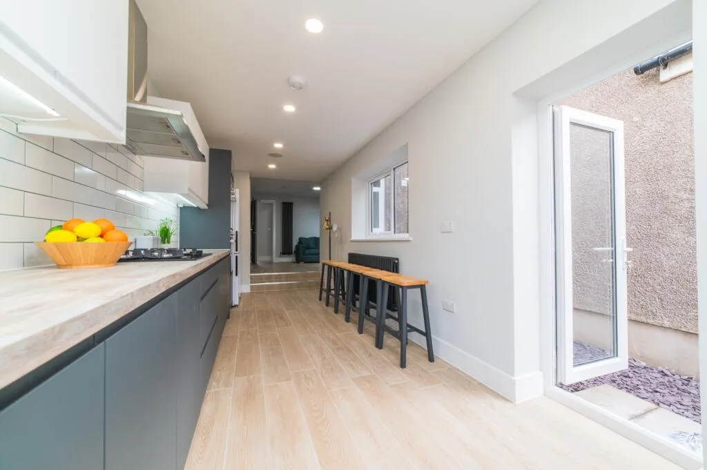 6 bedroom terraced house for rent