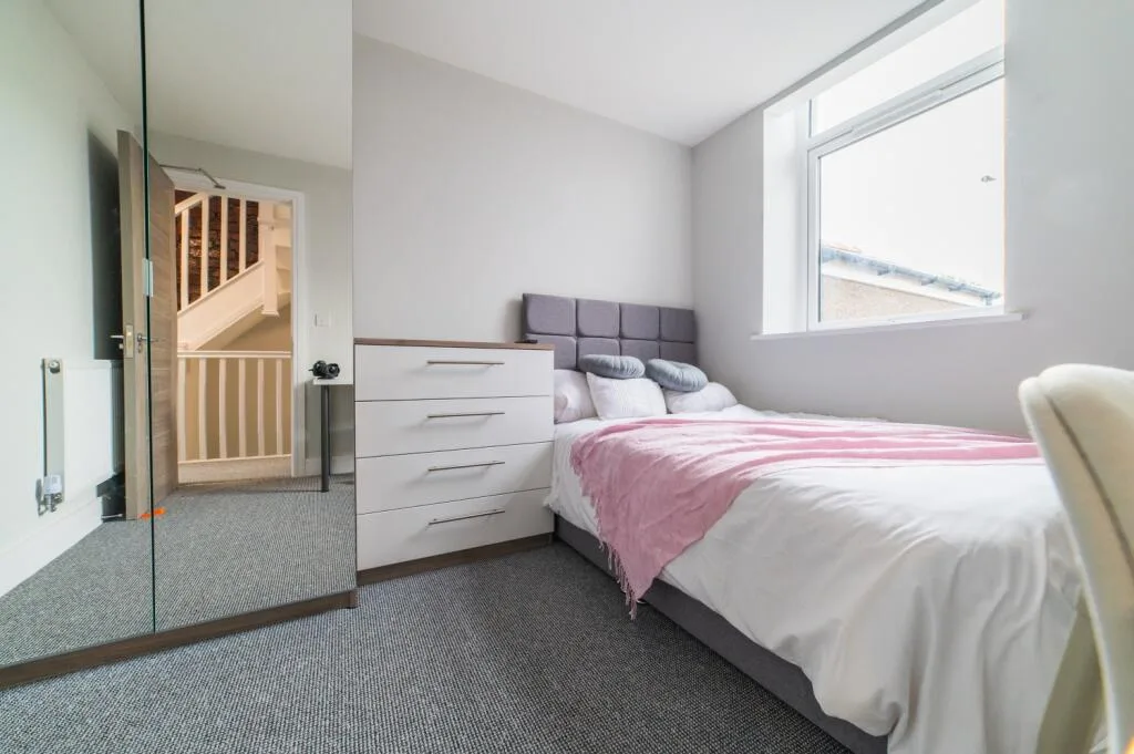 6 bedroom terraced house for rent