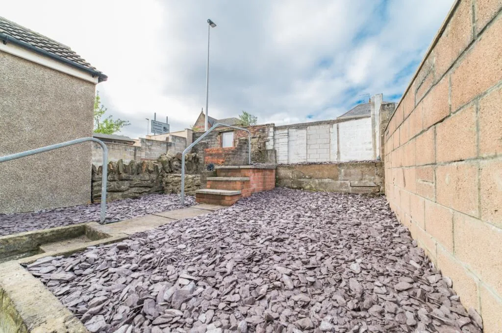 6 bedroom terraced house for rent