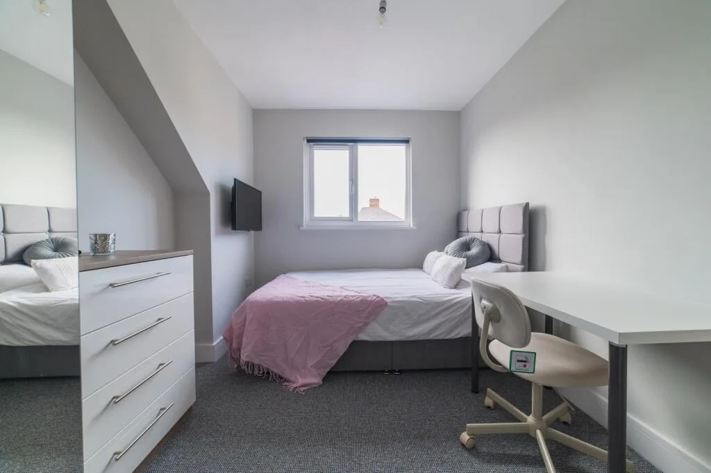 6 bedroom terraced house for rent