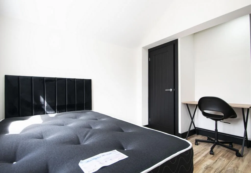 8 bedroom house for rent