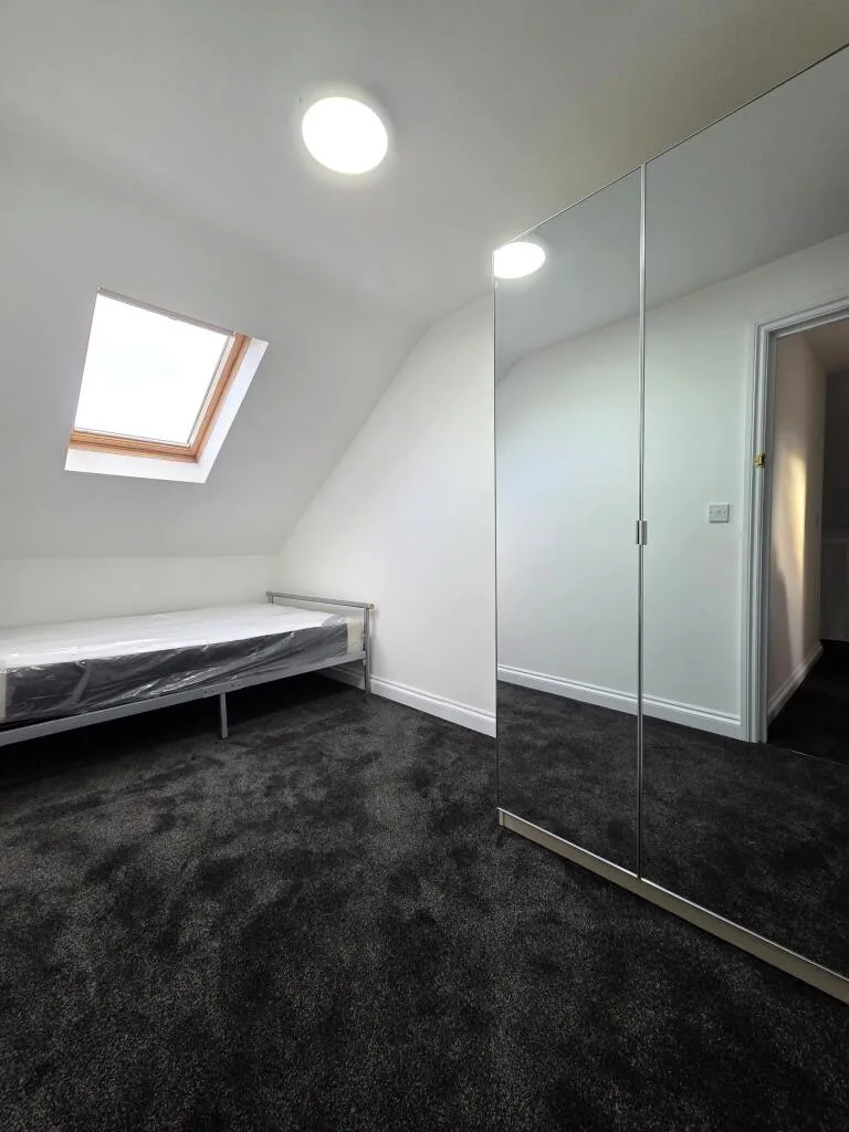 9 bedroom house for rent