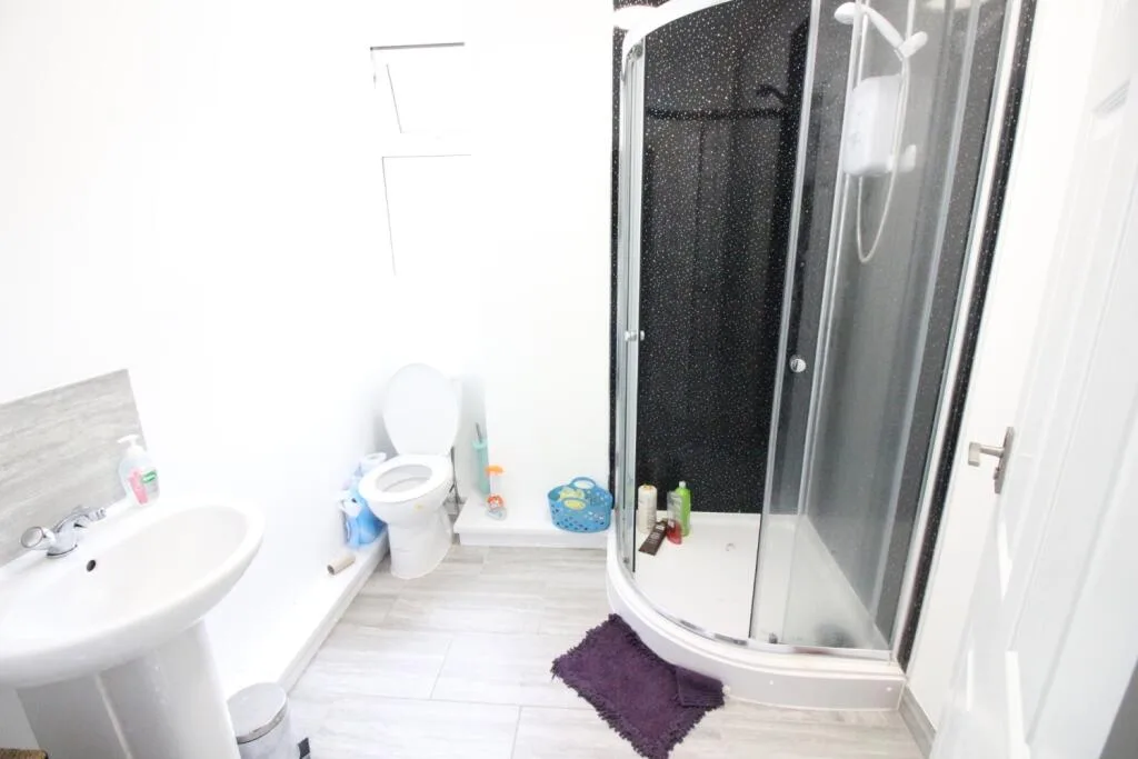 7 bedroom terraced house for rent