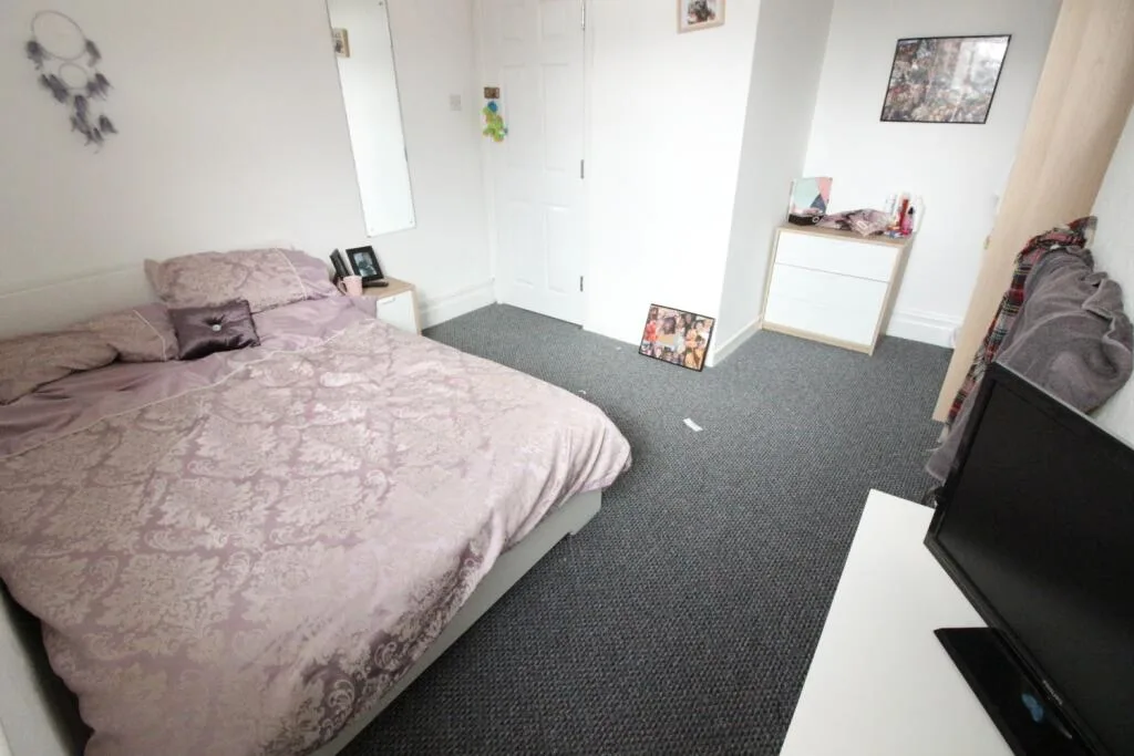 7 bedroom terraced house for rent
