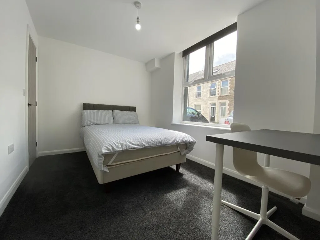 6 bedroom terraced house for rent