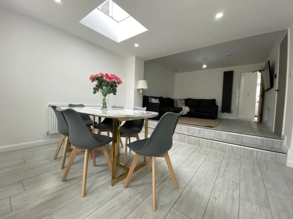 6 bedroom terraced house for rent