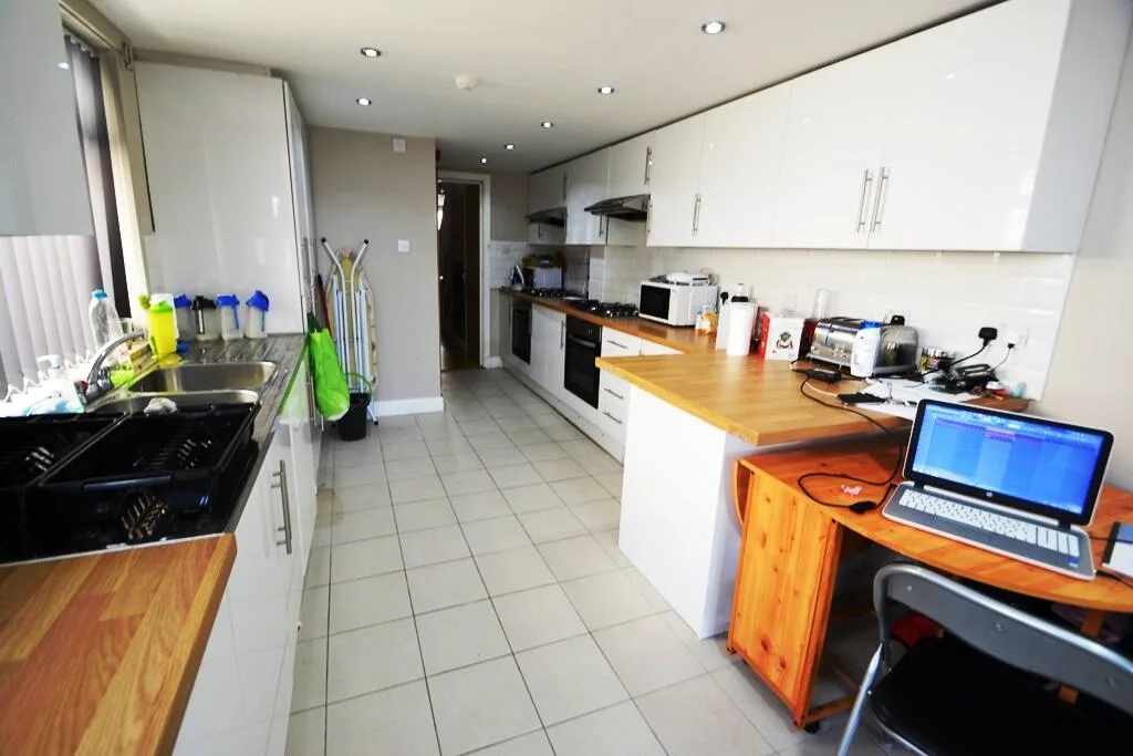 7 bedroom house for rent