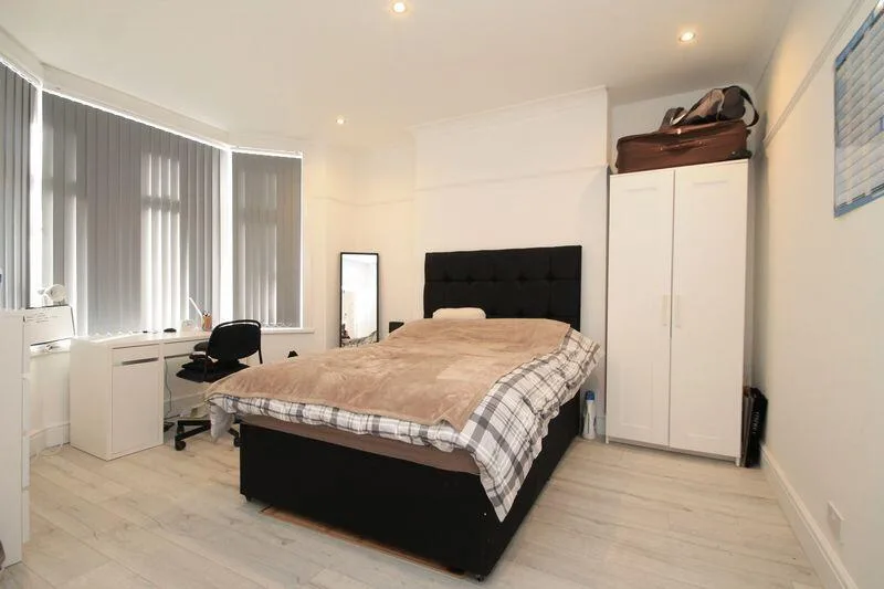 6 bedroom terraced house for rent