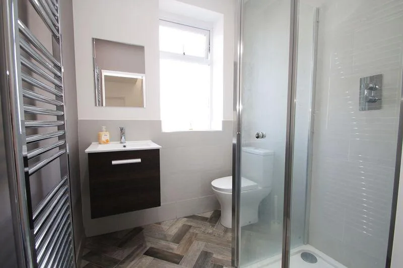 6 bedroom terraced house for rent