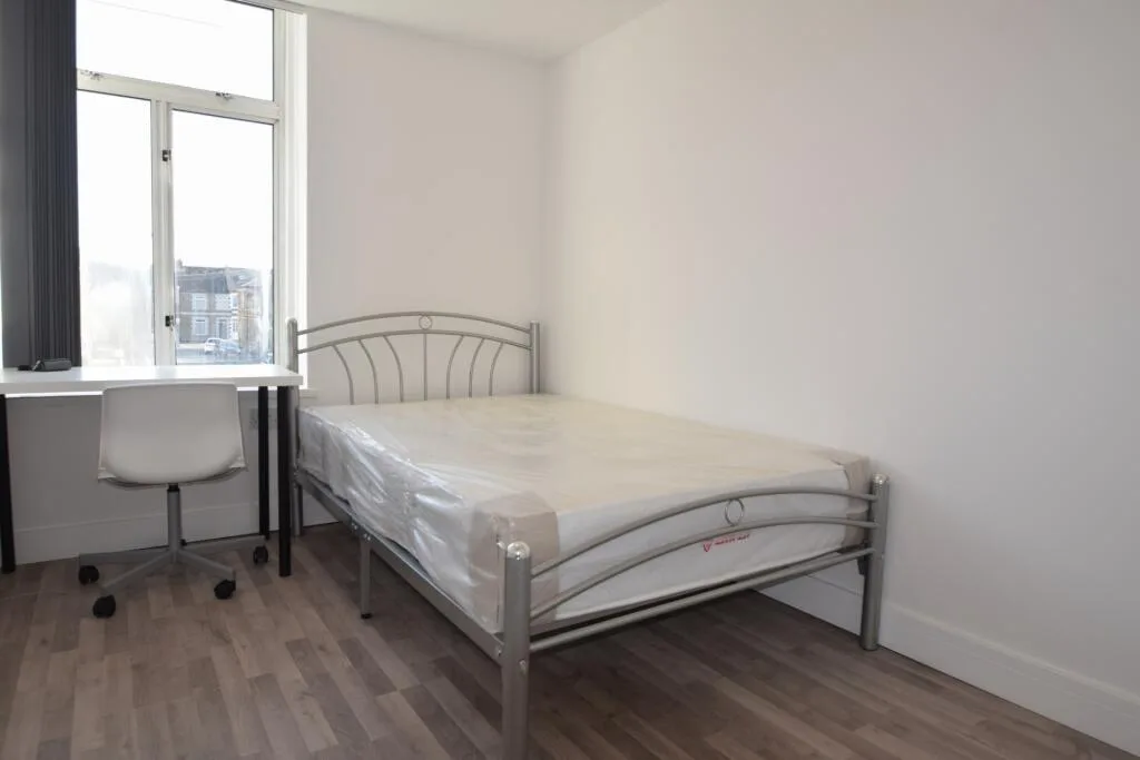 8 bedroom house for rent