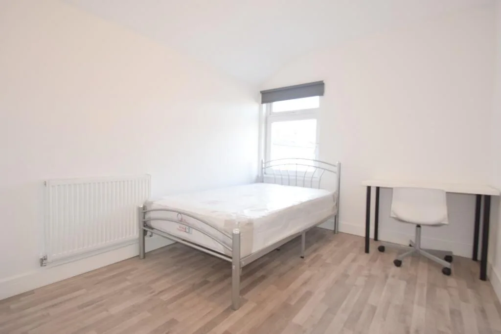 8 bedroom house for rent