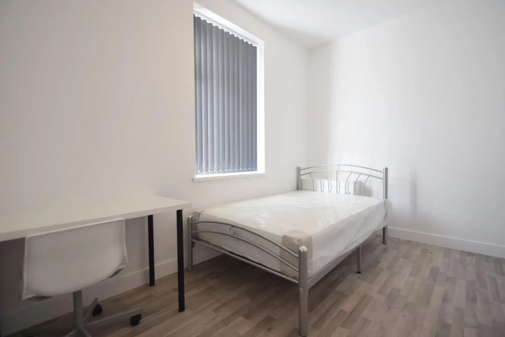 8 bedroom house for rent
