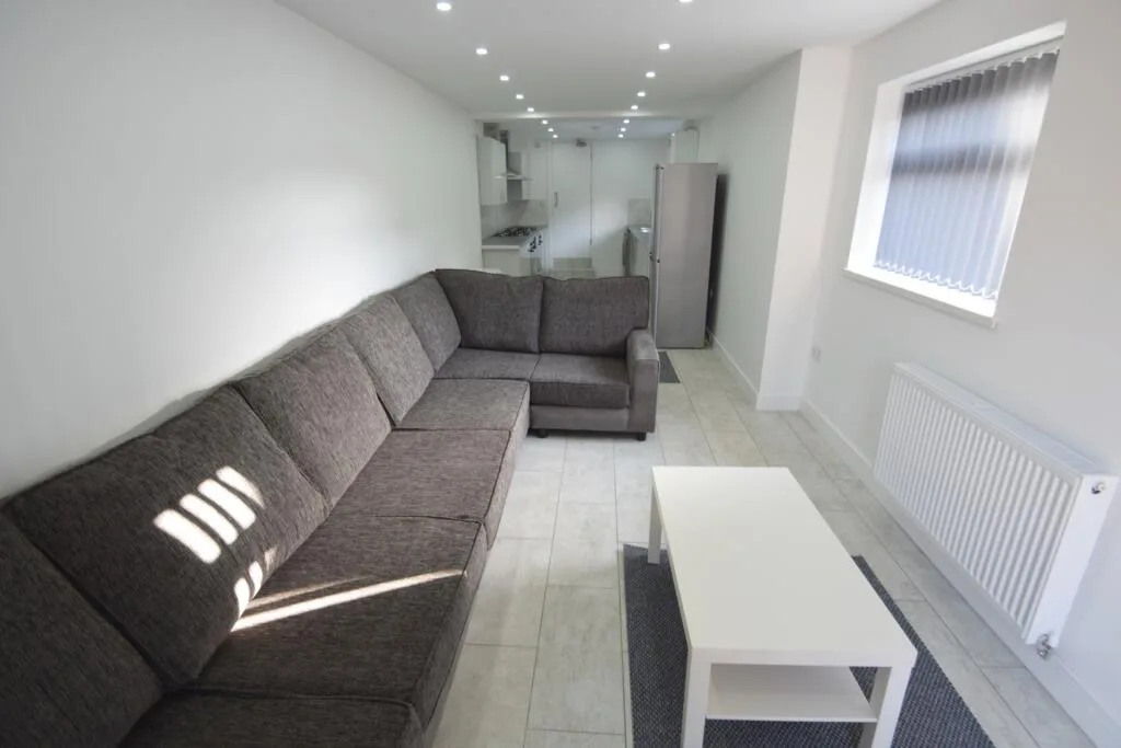 8 bedroom house for rent