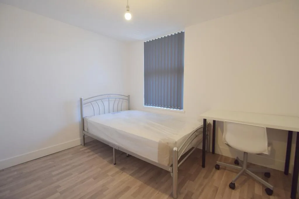 8 bedroom house for rent