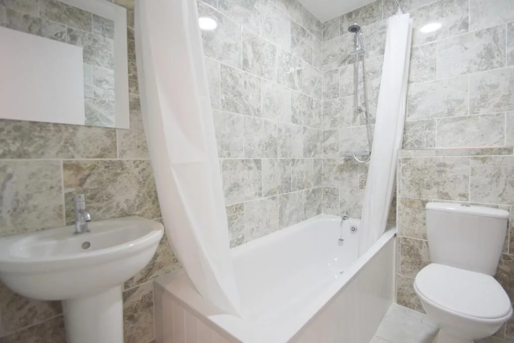 8 bedroom house for rent