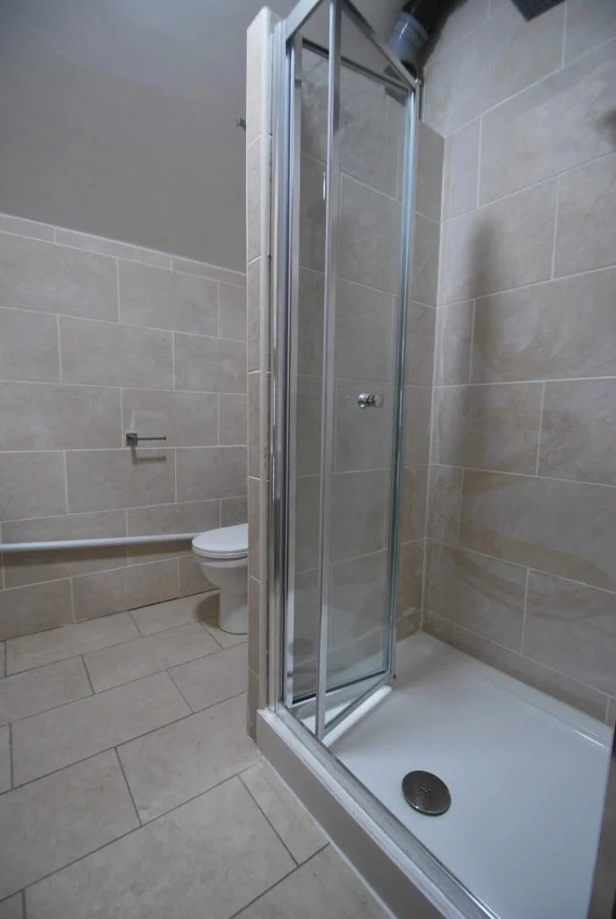 8 bedroom house for rent