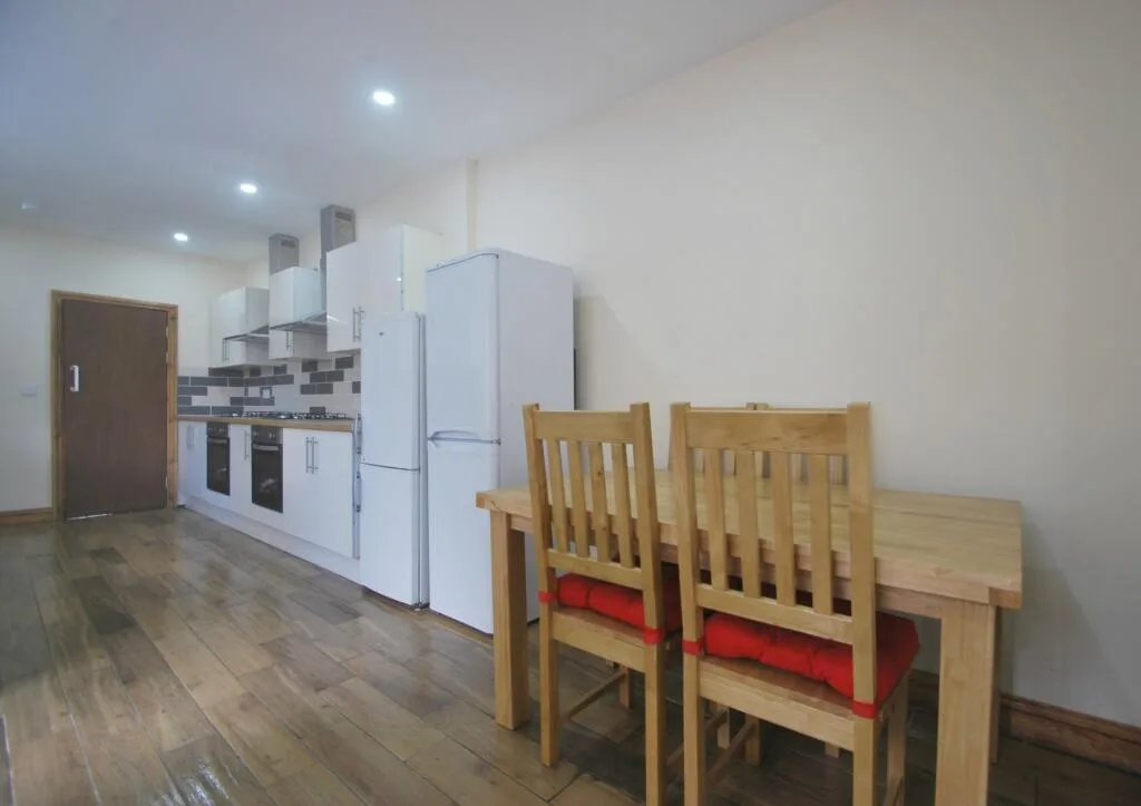 8 bedroom house for rent