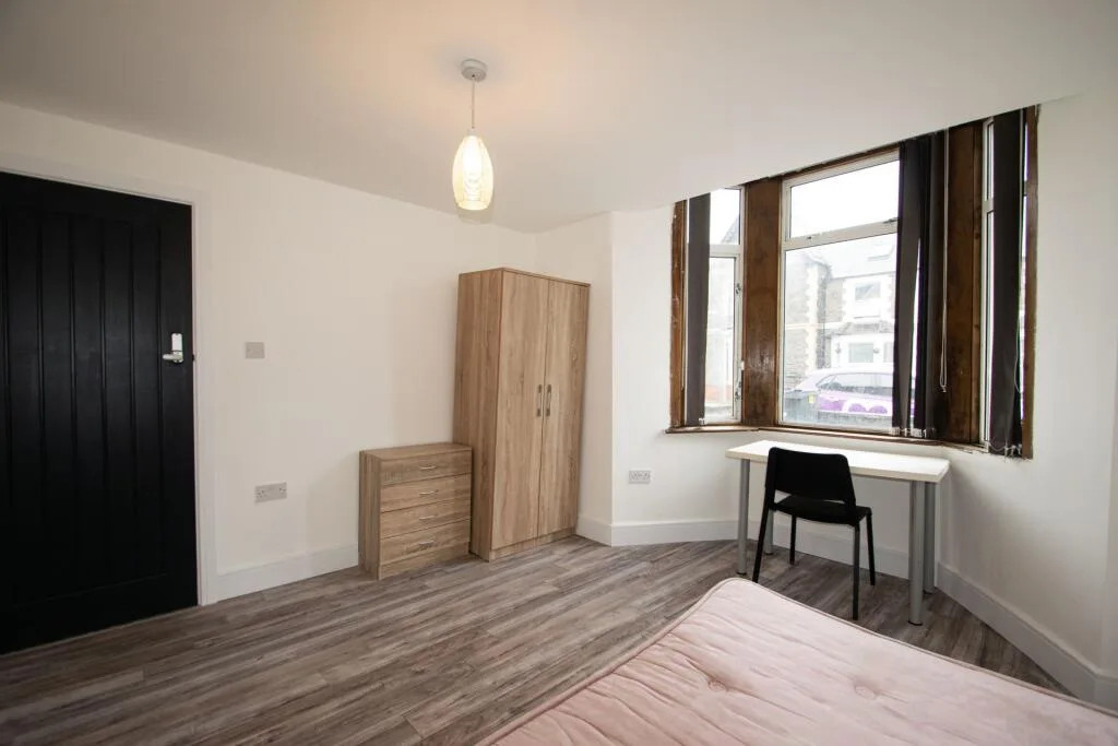 8 bedroom house for rent
