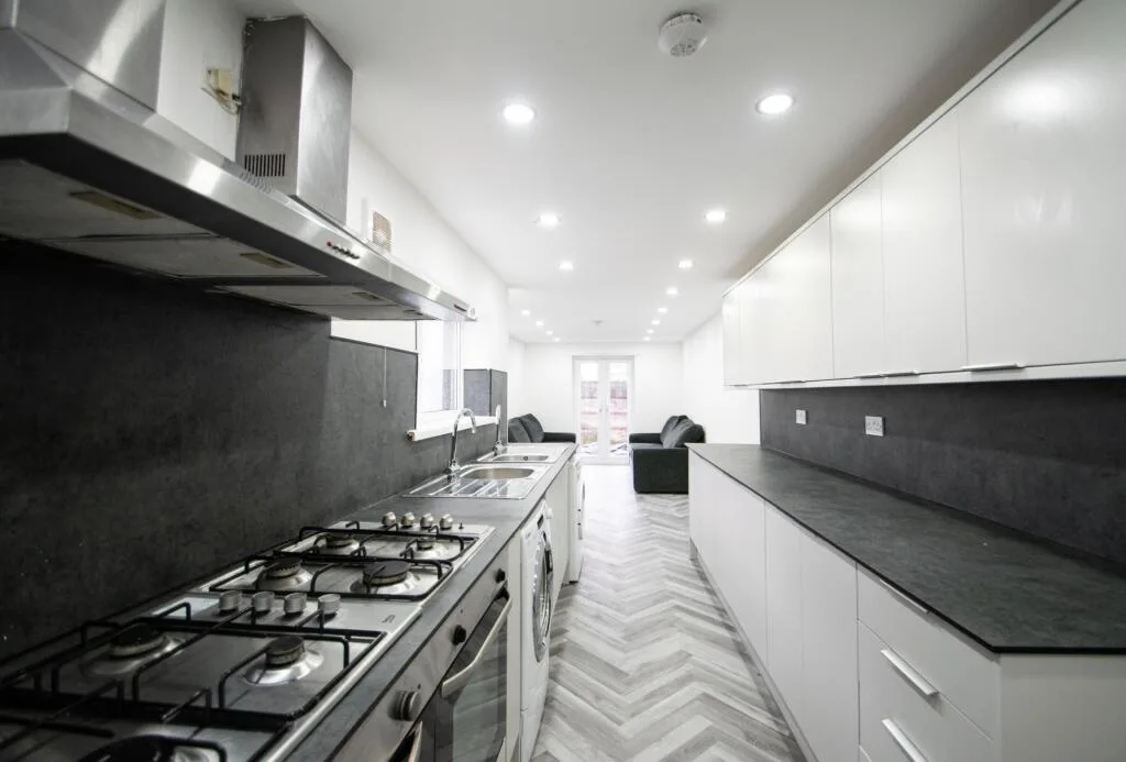 8 bedroom house for rent