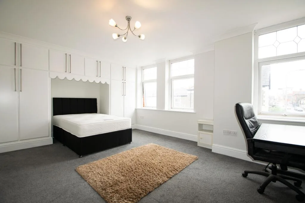 8 bedroom house for rent