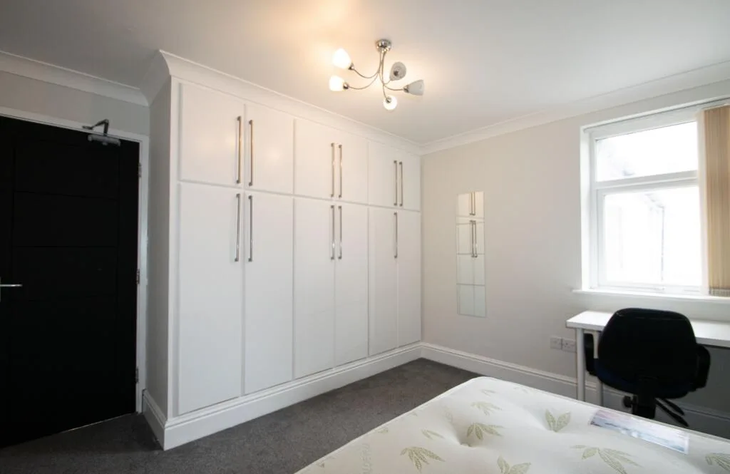8 bedroom house for rent