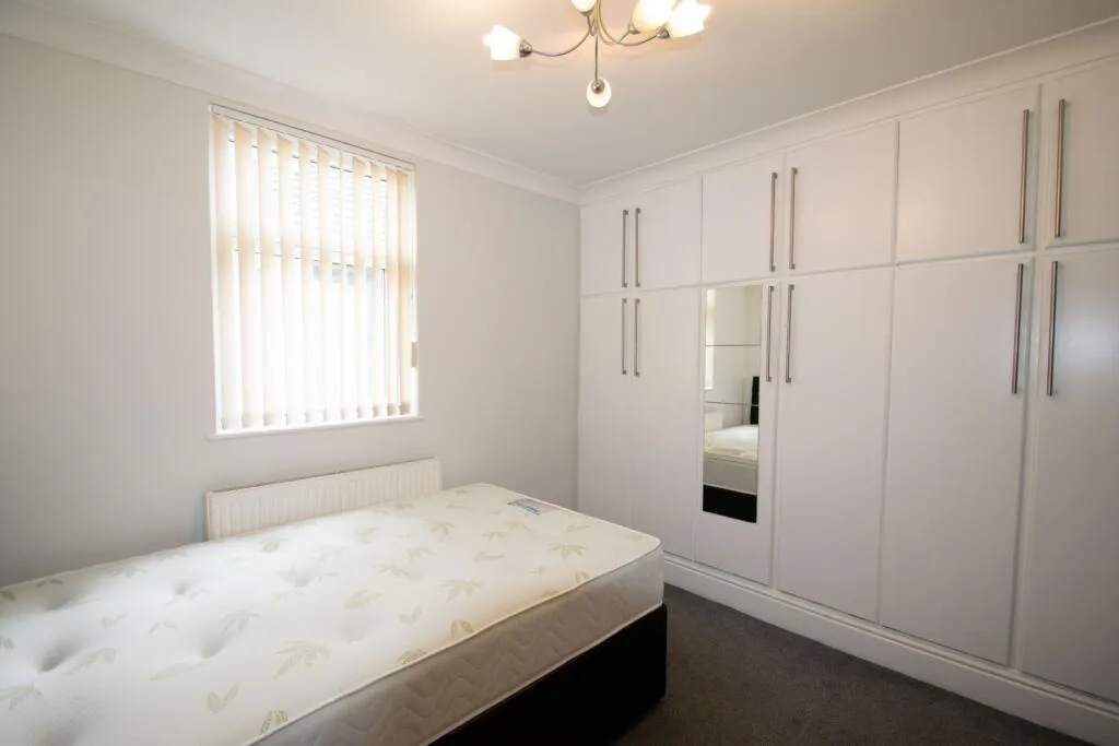8 bedroom house for rent