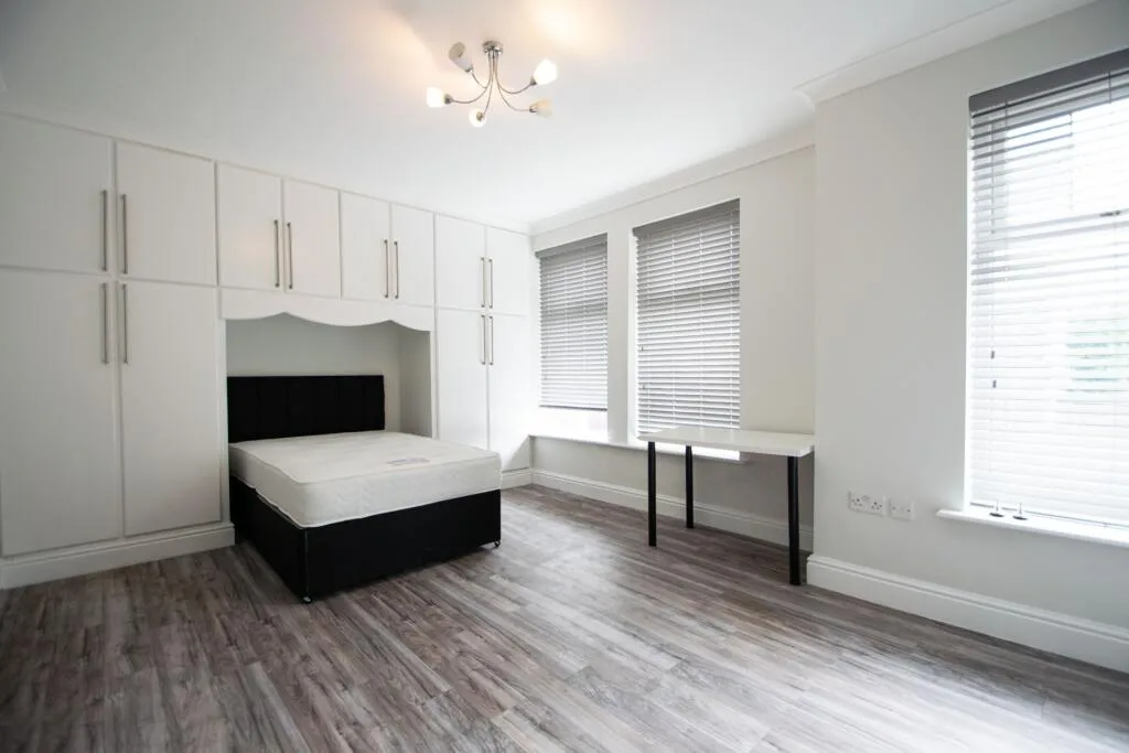 8 bedroom house for rent