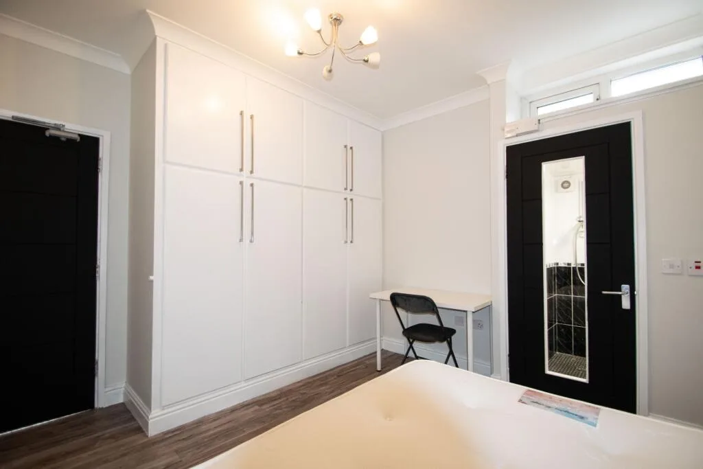 8 bedroom house for rent