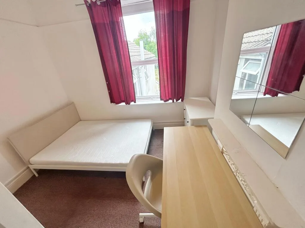 6 bedroom terraced house for rent