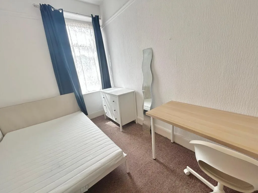 6 bedroom terraced house for rent
