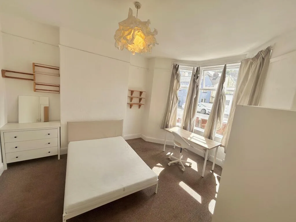 6 bedroom terraced house for rent