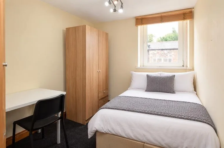 8 bedroom house for rent